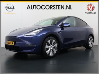 Tesla Model Y Long Range AWD 514pk SOH 92% Trekhaak Warmtepomp Leder Panoramadak Matrix-LED Autopilot Elektr.Stuur+Stoel+Verwarmd Navi Ecc Premium Audio Keyless Priv.Glass Camera's Elektr.AchterKlep Parkeer Assistent Sentry-Mode Privacyglas Bluetooth Dodehoek detector Connected services 1e Eigenaar 1.600KG Trekgewicht Fabrieksgarantie tot 27-6-2027 Garantie op Accu en Motoren 27-6-2031/192.000km