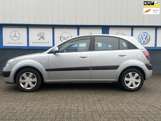 Kia Rio 1.4 X-tra 2006 128000km NWE.APK 3495EU