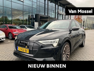 Audi e-Tron 55 quattro Advanced edition Plus 95 kWh 95% SOH l Adaptive cruise control l Glazen panoramadak l Stoelverwarming l Luchtvering l Apple Carplay / Android Auto l Parkeersensoren l Elektr. voorst. geheugen best. l Matrix-LED l Privacy glas