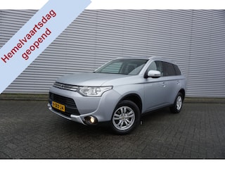 Mitsubishi Outlander 2.0 PHEV Business Edition X-Line AUTOMAAT - Climate / Navi / Cruise / Camera  / Trekhaak / NAP