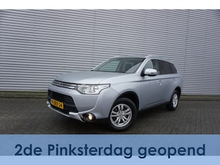 Mitsubishi Outlander 2.0 PHEV Business Edition X-Line AUTOMAAT - Climate / Navi / Cruise / Camera  / Trekhaak / NAP