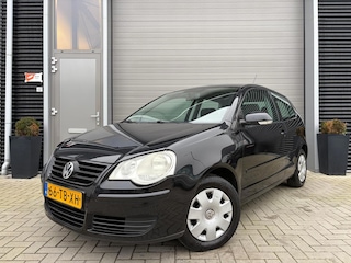 Volkswagen Polo 1.4-16V Optive/Hele nette auto/Airco/3e eigenaar/