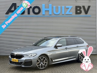 BMW 5-serie Touring 530e xDrive M Sport Trekhaak Panoramadak Head-Up Display Leder Dynamic Damping Control Driving Assistant Professional Parkeerassistent-pakket Plus Laser