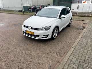 Volkswagen Golf 1.2 TSI Highline Airco Pdc Voor En Achter