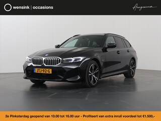 BMW 3-serie Touring 330e xDrive | M-Sport | Panoramadak | HUD | Curved Display | Ele.verstelbare stoelen + Geheugen | Camera | Apple CarPlay/Android Auto | Standkachel | Adaptieve Cruise Control | BMW LED |