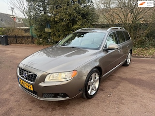 Volvo V70 2.5FT Summum / Navi / Leder / Xenon / Apk / Trekhaak / BT