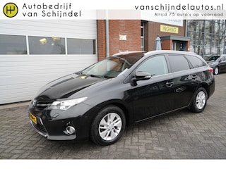 Toyota Auris Touring Sports 1.8 HYBRID PERFECT ONDERHOUDEN STOELVERWARMING 1/2 LEDER CAMERA ECC AIRCO CRUISECONTROL BLUETOOTH PARKEERSENSOREN V+A ENZ...