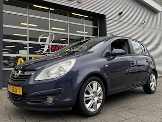 Opel Corsa 1.2-16V Cosmo / Automaat / 5 deur's / PDC / Nieuwe APK