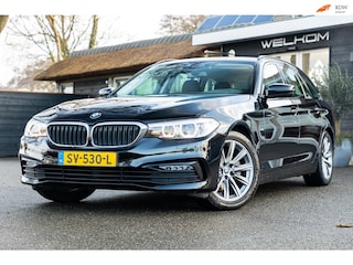 BMW 5-serie Touring 520i Sportline Trekhaak I Stuur & stoelverwarming I Trekhaak I Sfeerverlichting I Leder I Camera I Led