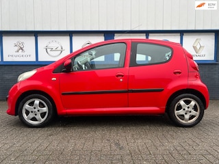 Peugeot 107 1.0-12V XS Urban Move 5DRS. 2007128000KM 1995EU