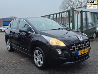 Peugeot 3008 1.6 THP Active Automaat panorama dak navigatie parkeer sensor trekhaak cruis control