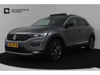 Volkswagen T-Roc 1.5 TSI Sport (PANORAMADAK, TREKHAAK, DIGITALE COCKPIT, CRUISE ADAPTIEF, ACHTERUITRIJCAMERA, SENSOREN)