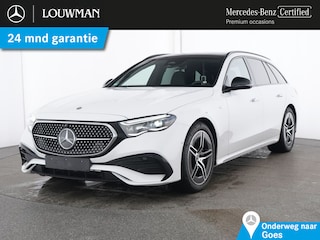 Mercedes-Benz Estate 300 e AMG Plug-In Hybride AMG | Night Pakket | Panorama Schuif-Kanteldak | MBUX Superscreen | Trekhaak | Stuur en Stoelverwarming. Inclusief 24 maanden Mercedes-Benz Certified garantie voor Europa.