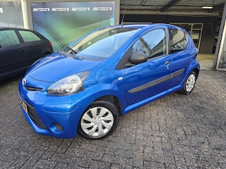 Toyota Aygo 1.0 VVT-i Now | 2E EIGENAAR | 12MND GARANTIE | NW AKP | AIRCO | ELEC RAMEN |