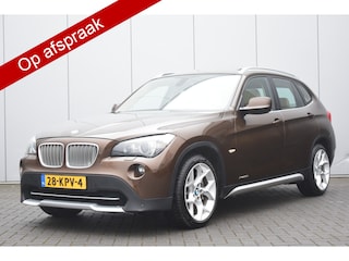 BMW X1 xDrive28i Executive Leer/Sportstoelen/Verwarmd Pano/Dak Bi-Xenon