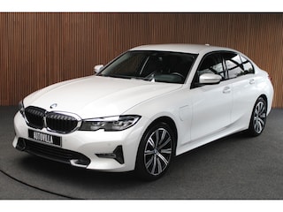 BMW 320e Leer Navi Camera ACC PDC Virtual Climate (3-zone) Sportstoelen LM velgen BTW auto!