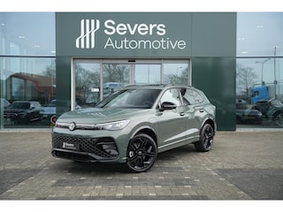 Volkswagen Tiguan 1.5 eHybrid R-Line 272pk l Panorama dak l Trekhaak l 20 inch velgen l Stuurwiel verwarmd l Adaptive cruise control l