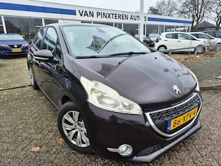 Peugeot 208 1.4 VTi Envy TREKHAAK/NAVI/CLIMA