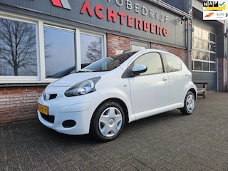 Toyota Aygo 1.0-12V Comfort Navigator Airco! 5-Deurs! Navigatie! Nette Auto! NAP!