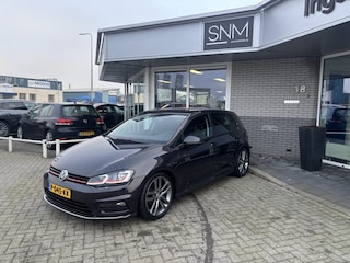 Volkswagen Golf 1.4 TSI virtual PDC