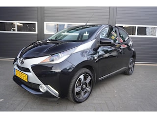 Toyota Aygo 1.0 VVT-i x-clusiv Airco/Navi/Camera