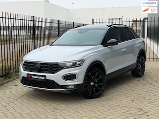 Volkswagen T-Roc 1.5 TSI Sport Business R Pano Camera Acc LED Dodehoek Carplay
