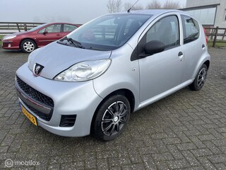 Peugeot 107 1.0-12V XR