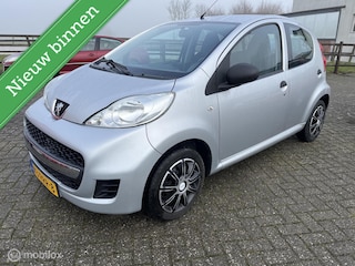 Peugeot 107 1.0-12V XR