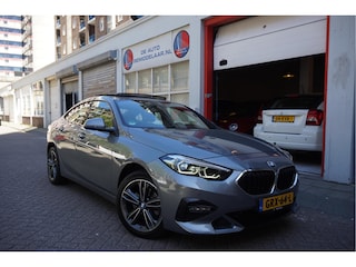BMW 218i | Panoramadak | Leer | Sportstoelen | M-Sport accenten | Verwarmd Sportstuur | Stoelverwarming | BMW onderhouden |