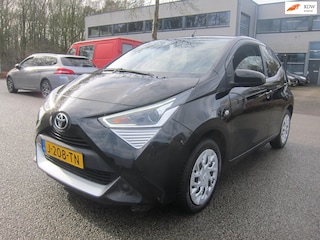 Toyota Aygo 1.0 VVT-i x-play CAMERA APPLE CARPLAY ANDROID AUTO !!