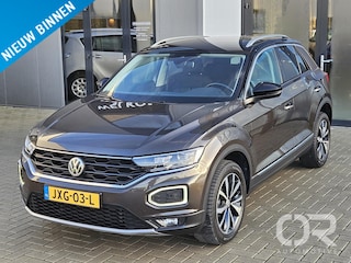 Volkswagen T-Roc 1.5 TSI Executive Automaat Carplay Camera Trekhaak
