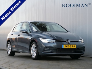 Volkswagen Golf 1.0 eTSI Life Business 111 Pk Automaat Navigatie / Apple Carplay / DAB / Camera