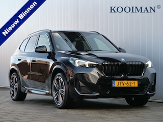 BMW X1 xDrive25e M Sport pakket Pro 245 Pk Automaat Schuifdak / Winterpakket / Harman Kardon