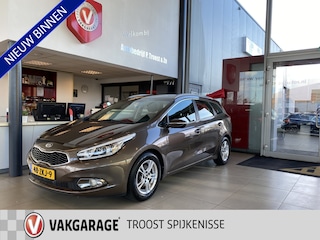 Kia Ceed cee'd Sportswagon 1.6 GDI Plus Pack,Navigatie,Achteruitrijcamera,Spraakbediening,Climate&Cruisecontrol,Achteruitrijsensoren,Aux Usb Aansluiting,15 Inch Lmv
