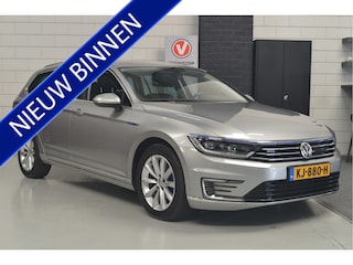 Volkswagen Passat Variant 1.4 TSI GTE Highline // CLIMA // ADAPTIVE CRUISE // TREKHAAK // CAMERA // STOELVERWARMING //