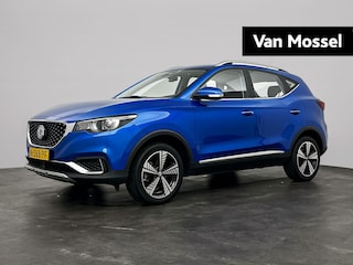 MG ZS Luxury 45 kWh | Trekhaak Afneembaar | Pano Dak | Stoelverwarming | Apple Carplay | Camera