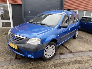 Dacia Logan 1.6 Ambiance 7p. 7 Persoons | Airco | All-Season Banden | Dakrailing | Dakdragers | Radio/CD | Trekhaak | NAP | Levering met nieuwe APK Keuring |