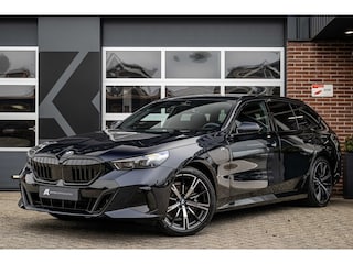 BMW 520i M Sport | Shadow | Harman/Kardon | Driving Ass. Prof. | Trekhaak | Leder | Camera | 20' Inch |