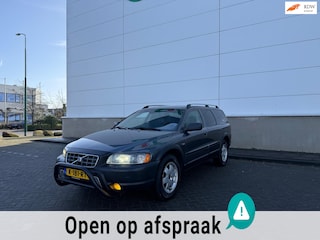 Volvo XC70 2.5 T Momentum XENON/SPORTSTAND/FULL/BOEKJES/STLVWRMNG!