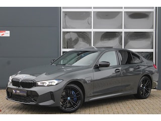 BMW 330e M-Sport Pro | Pano | HUD | Carbon | HIFI | 19''