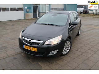 Opel Astra Sports Tourer 1.4 Turbo Cosmo - lm. velgen - dab radio - 1/2 leder