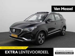 MG ZS Luxury 45 kWh | ACC | PANO | Achteruitrijcamera | Lederen bekleding | Lane Assist | Keyless |