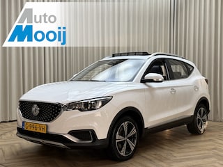 MG ZS Luxury 45 kWh *Org.NL!* SOH 95% / Panoramadak / Carplay / Adapt. Cruise / Leder / Keyless / Stoelverwarming / 17'' LMV
