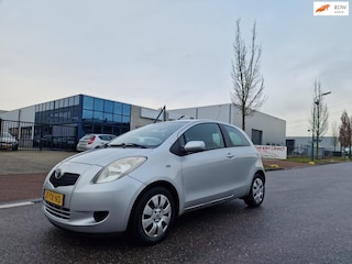 Toyota Yaris 1.3 VVTi Sol MMT AUTOMAAT AIRCO TREKHAAK 2 X SLEUTELS