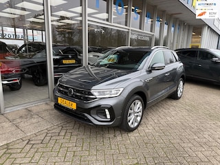 Volkswagen T-Roc 1.5 TSI R-Line Business 150PK / ACHTERUITRIJCAMERA / CARPLAY