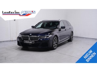 BMW 530i M Sport 1e eigen NAP NL-auto carbon zwart nappa leder comfort zetels met memory harman-kardon 19"-lmv camera rijassist head-up DAB-ontvangst apple-carplay digitale cockpit M-pakket