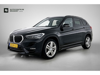 BMW X1 SDrive18i High Executive M Sport (M-PAKKET, SFEER, CAMERA, LED, SPORTSTOELEN, STOELVERWARMING, DEALER ONDERHOUDEN)