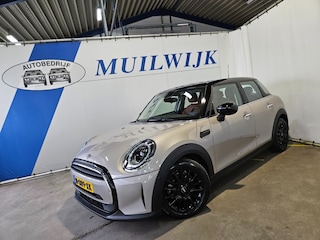 Mini Cooper 1.5 Business Edition / Leder / LED / NL Auto