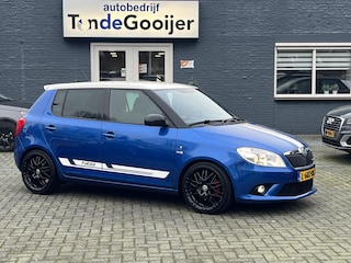 Skoda Fabia 1.4 TSi DSG RS 180 pk | CLIMA | PDC | STOELVERW. | 17" |