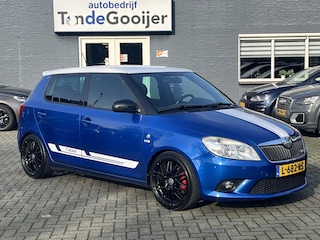 Skoda Fabia 1.4 TSi DSG RS 180 pk | CLIMA | PDC | STOELVERW. | 17" |